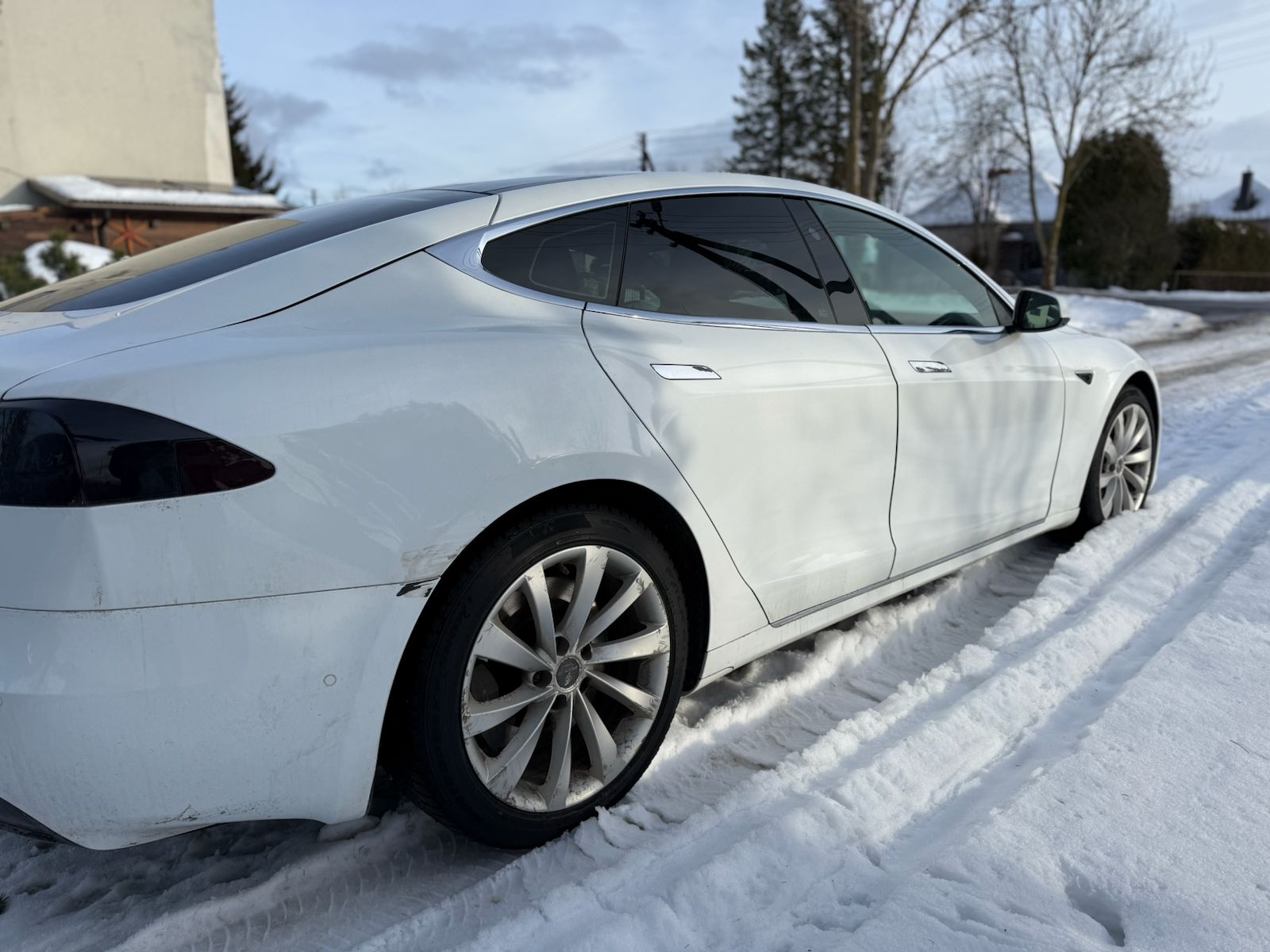 
								Model S 75 red full									
