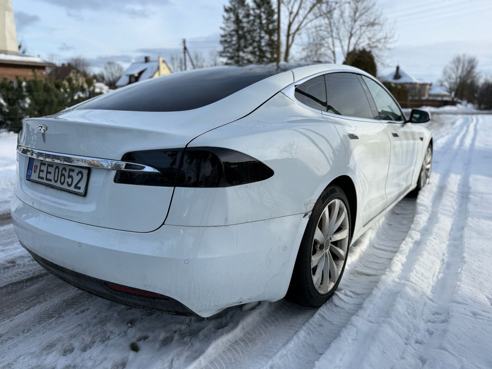 
								Model S 75 red full									