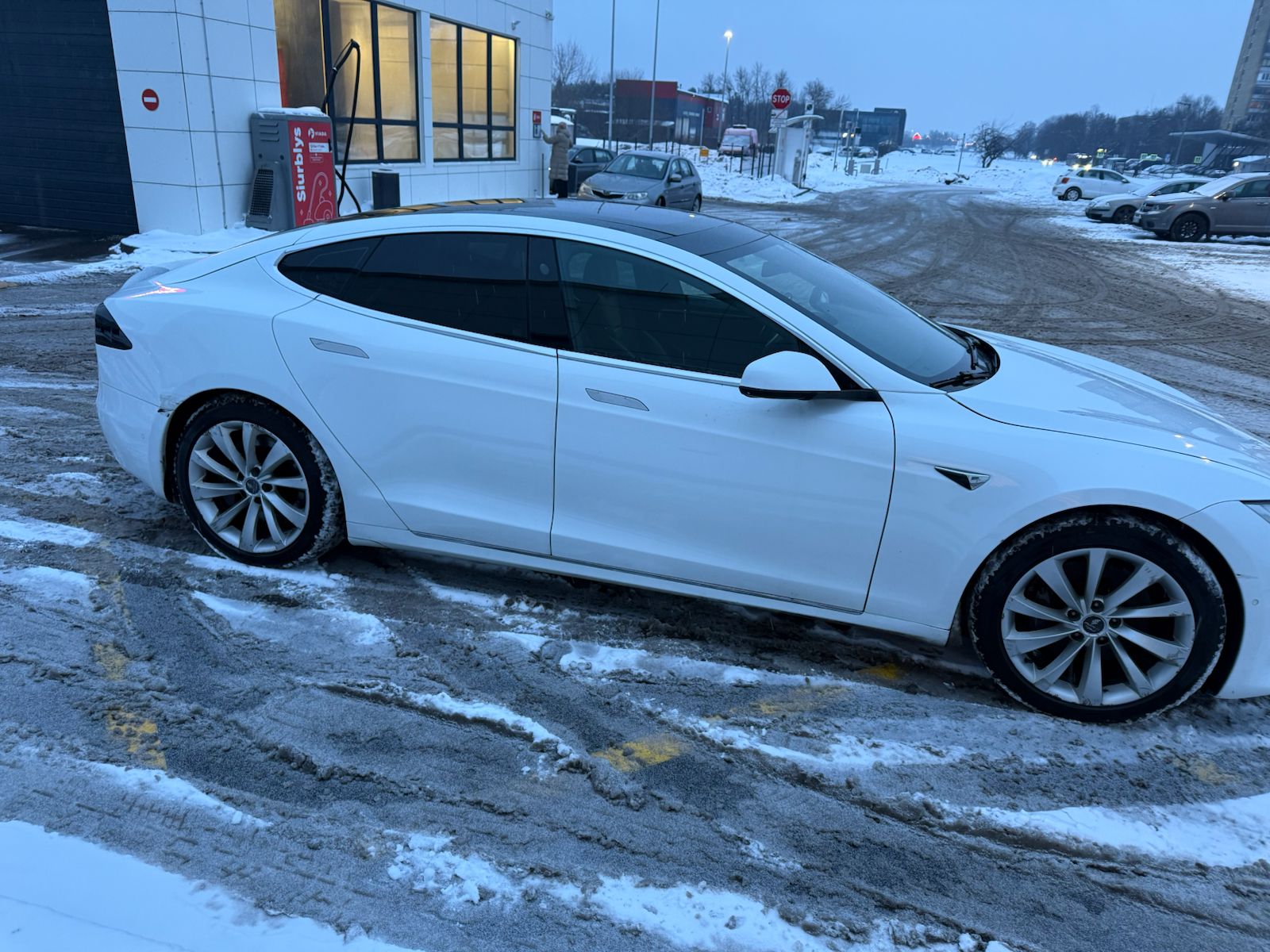 
								Model S 75 red full									