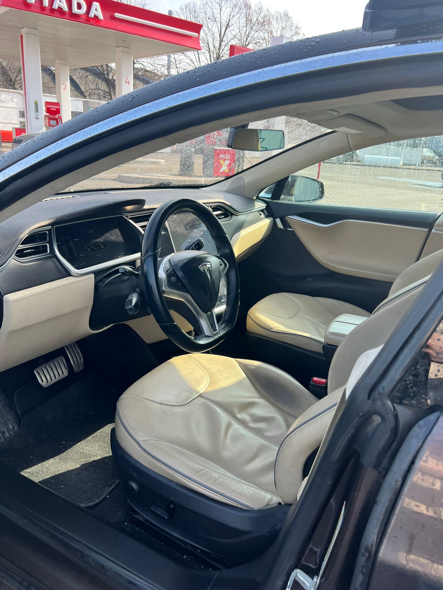 
								Model S P85 full									