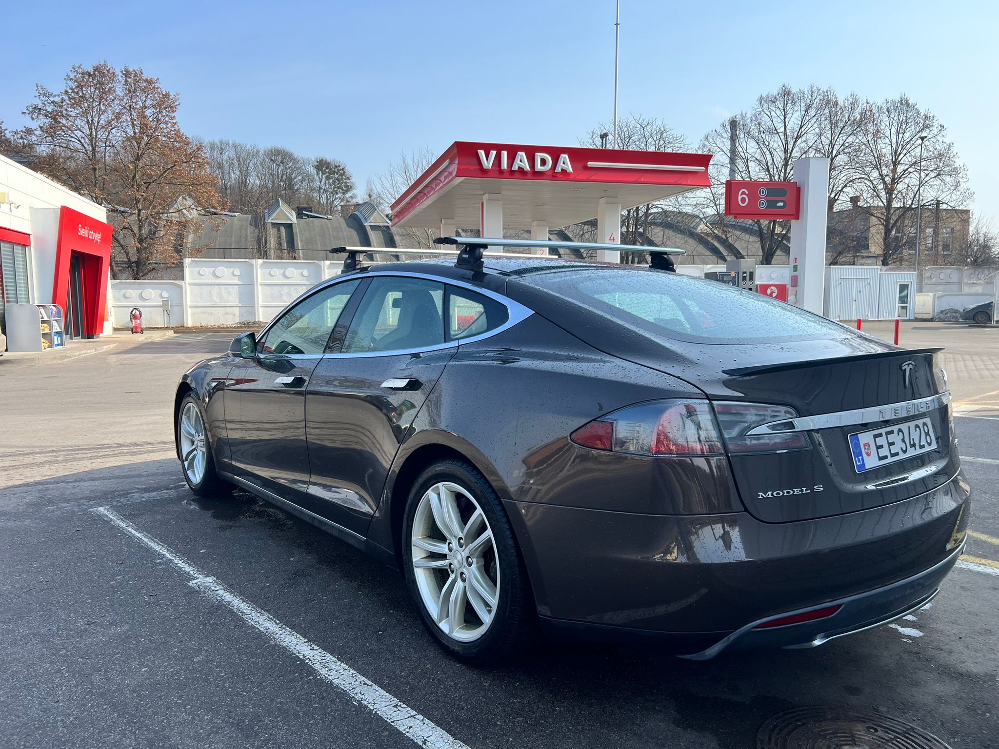 
								Model S P85 full									