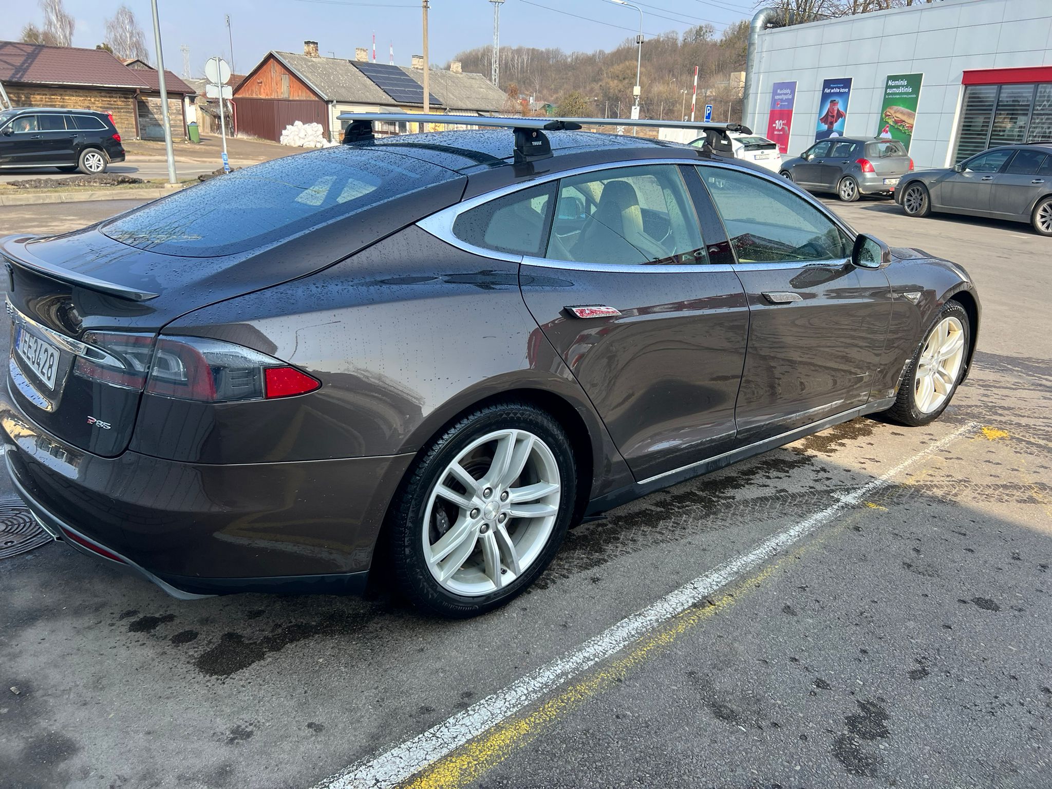 
								Model S P85 full									