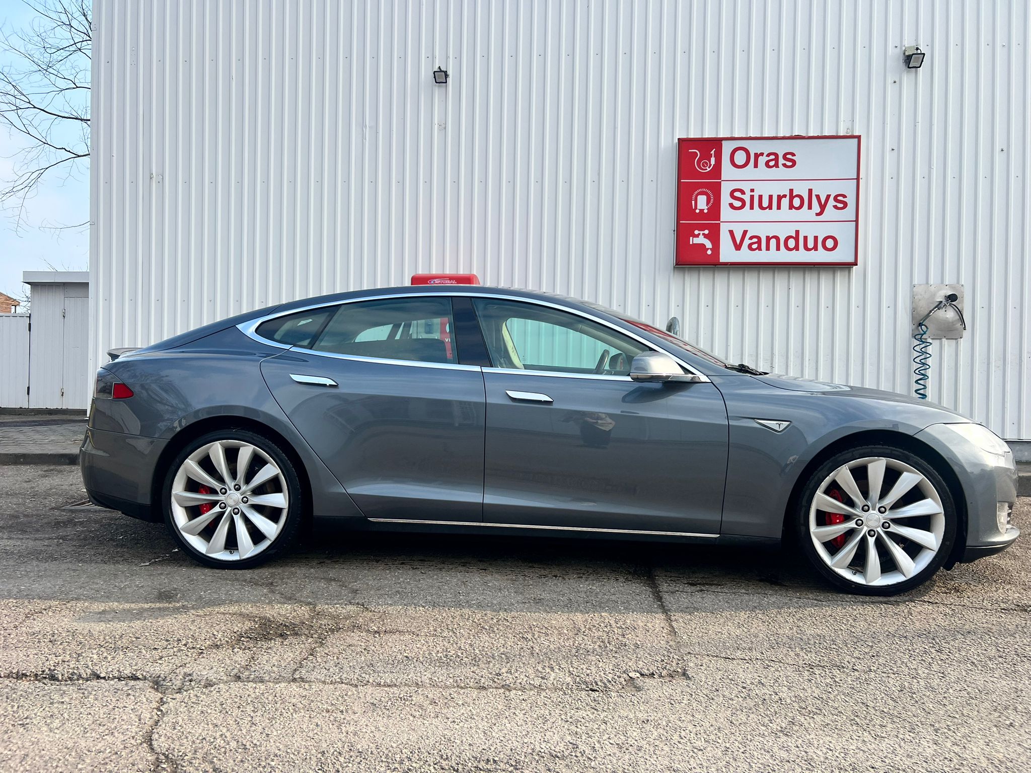 
								Model S P85 new battery full									