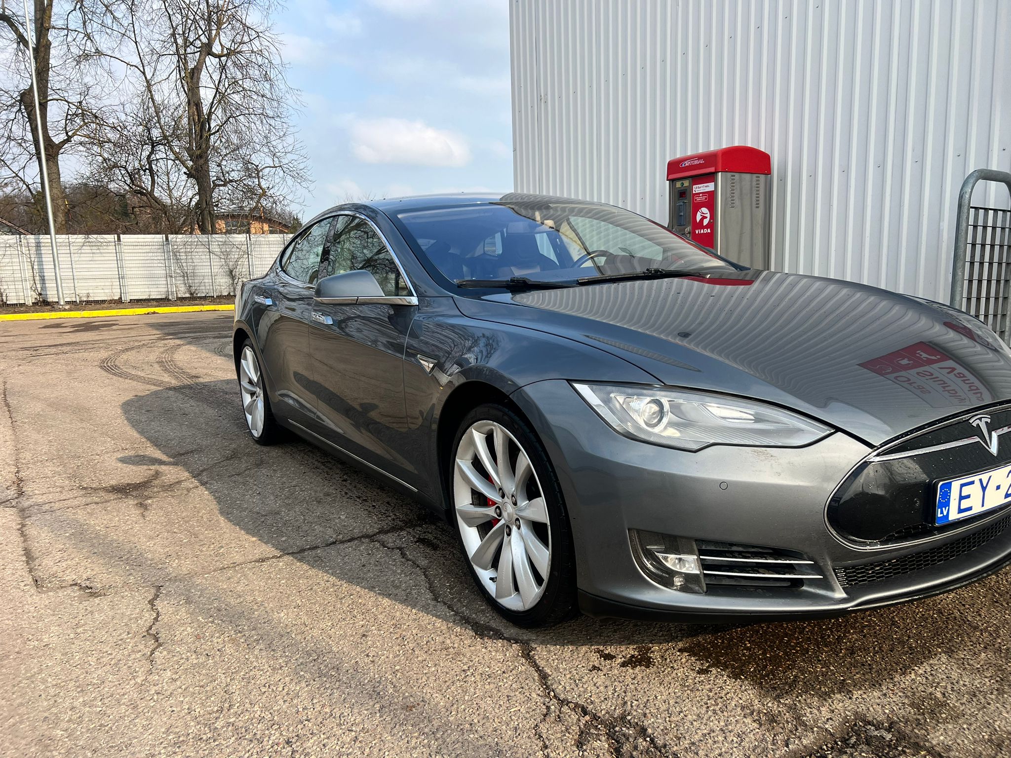
								Model S P85 new battery full									