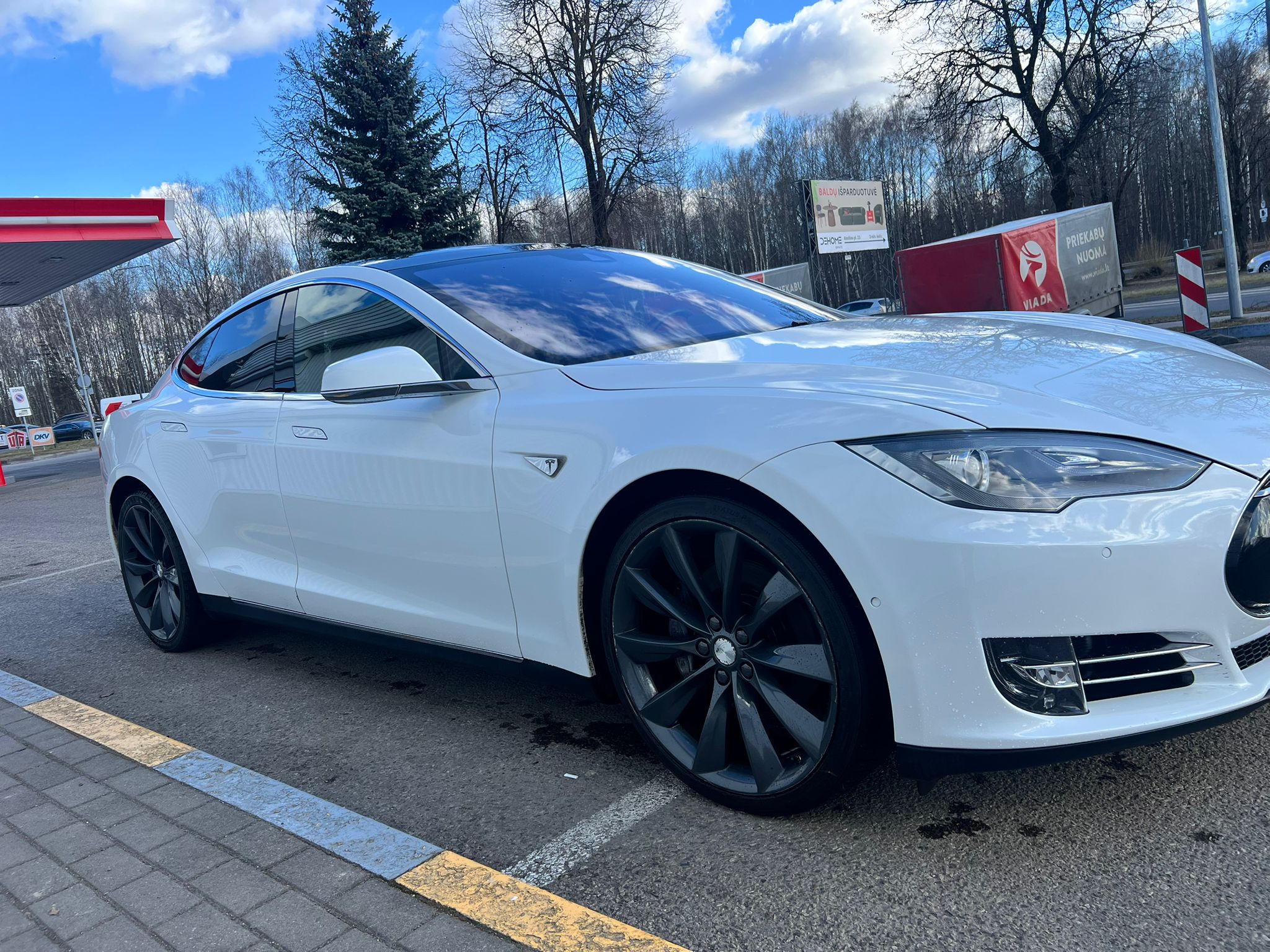 
								S 90D white full									