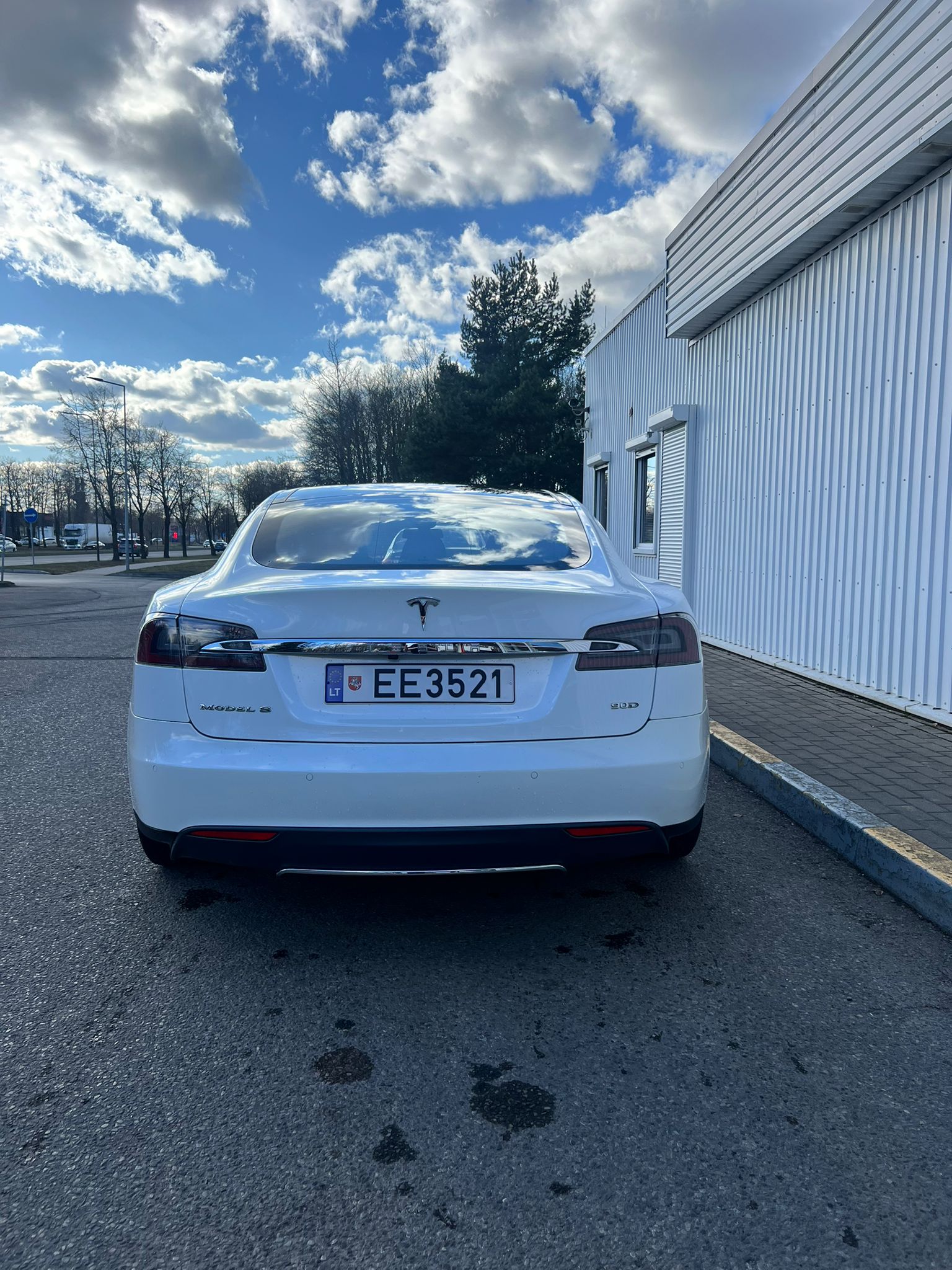 
								S 90D white full									