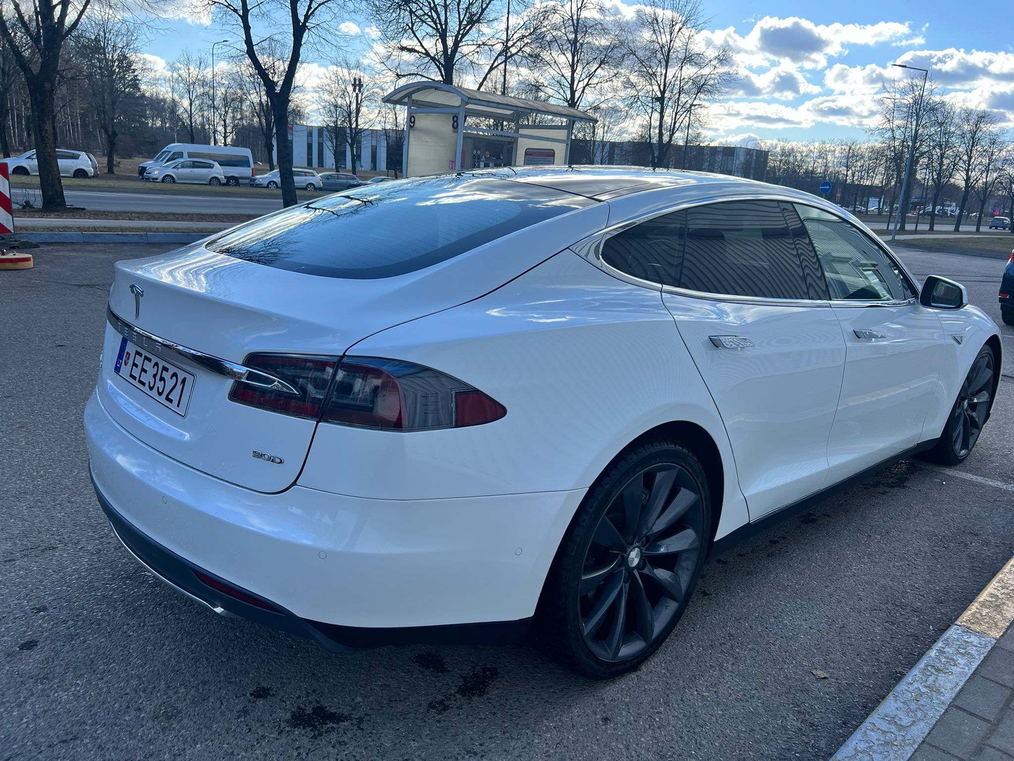 
								S 90D white full									