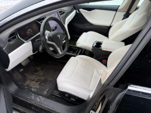 Model S P85 black/white