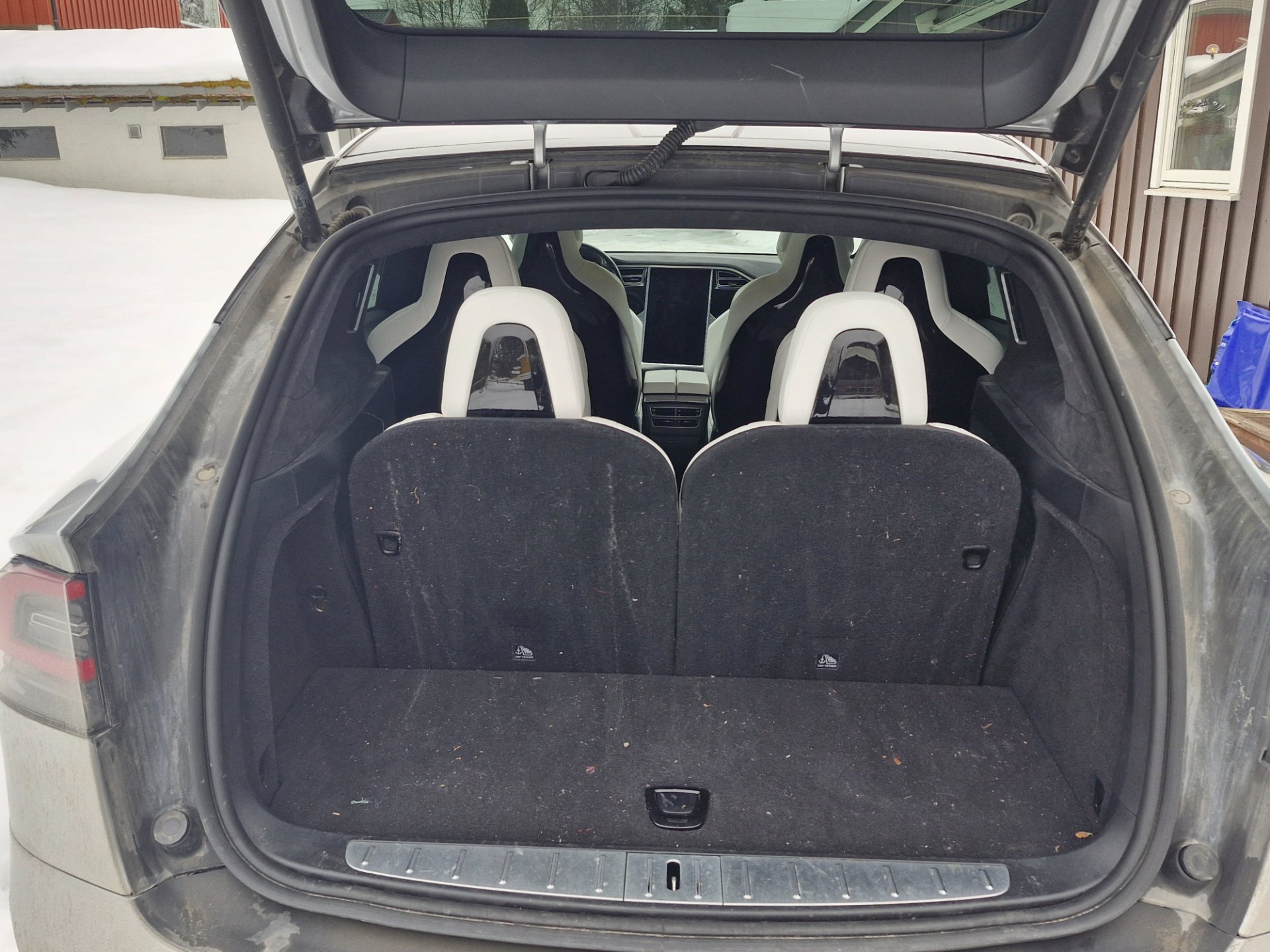 
								Model X 75D silver full									