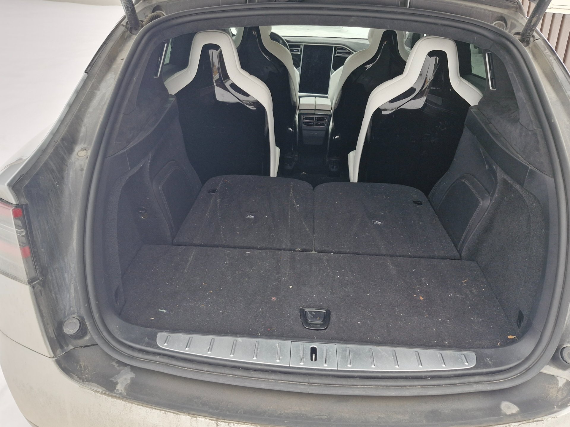 
								Model X 75D silver full									